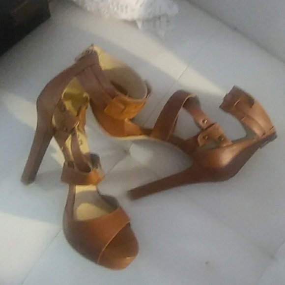 Shoes - Picture 2 of 3